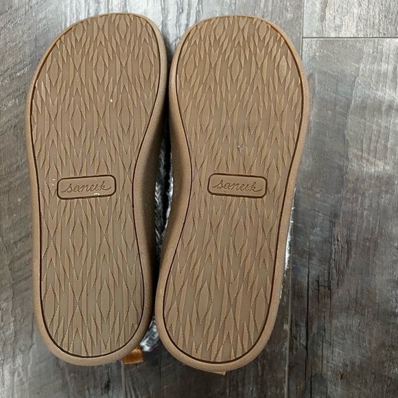 Sanuk Nice Bootah Boots - Women's size 7 - Picture 6 of 8